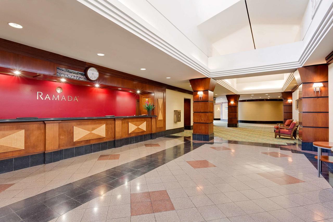 Ramada By Wyndham Fishkill Hotel Eksteriør billede